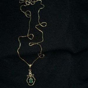 18K Apple Emerald Diamond pendant Necklace